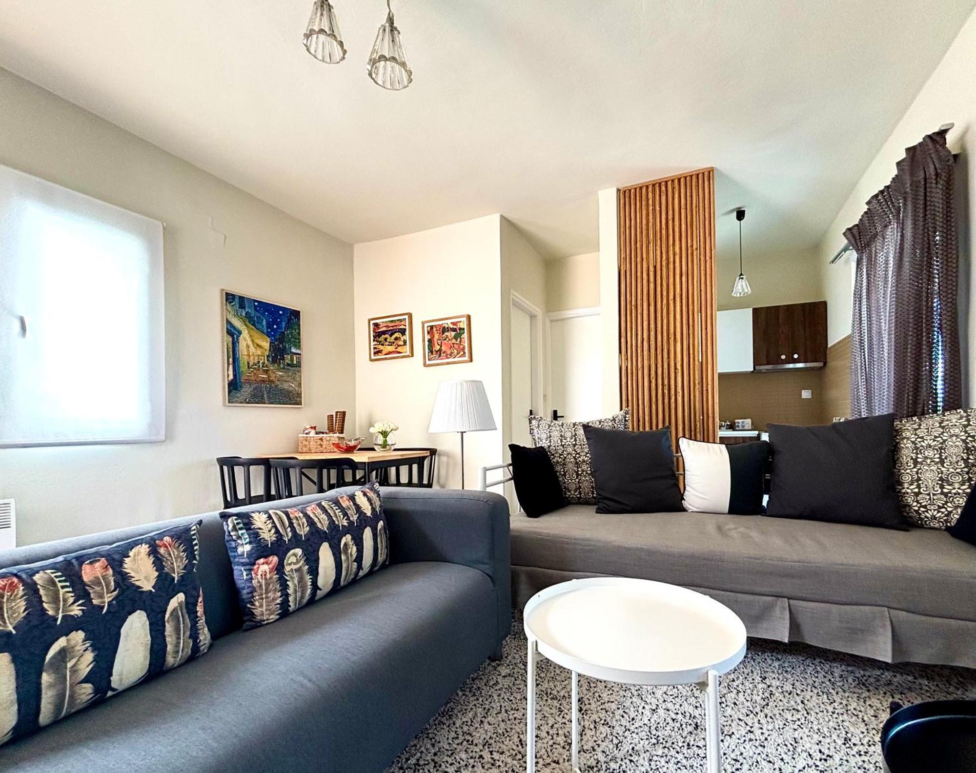 קמנה וורלה Downtown Apartment מראה חיצוני תמונה